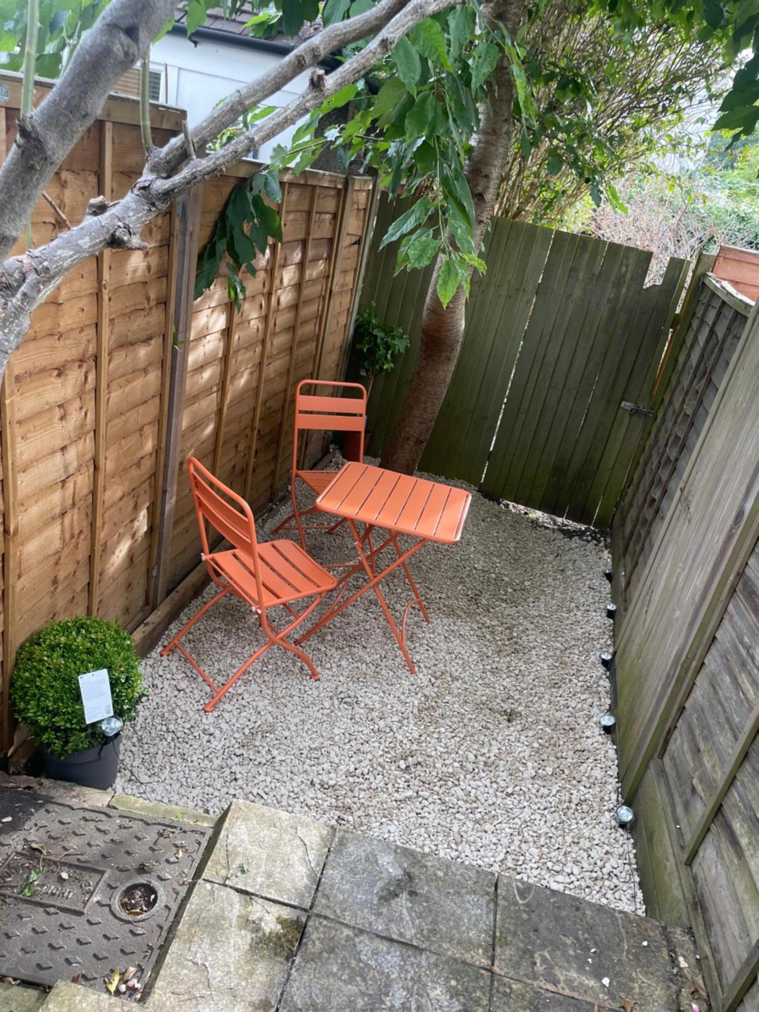 Super Convenient For Central London - Large 2 Double Bed Apartment 30 Seconds Walk To Platform Train Station And 19 Mins To London Waterloo Londres Exterior foto